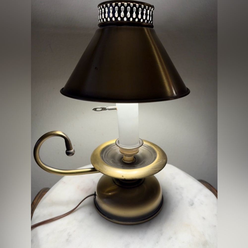 Vintage Brass Table Lamp w/Shade